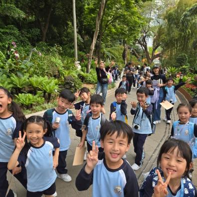 <<✨ 一年級自然探索之旅——香港動植物公園！🌿🐒>>