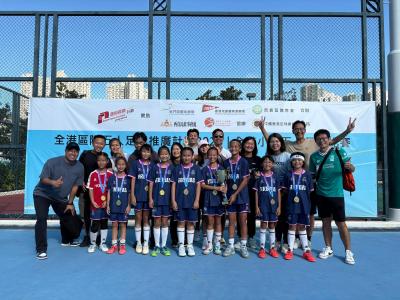 小學五人足球隊勇奪區際U13女子組冠軍榮耀！