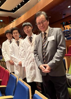 <<Proud Moment: Our Graduates Inducted into HKU Medicine at the 2025 White Coat Ceremony! 🩺>>