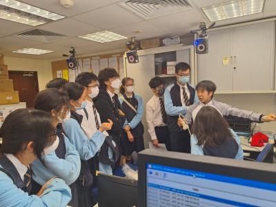 Advancing Knowledge: Students Explore Cutting-Edge Research at CUHK