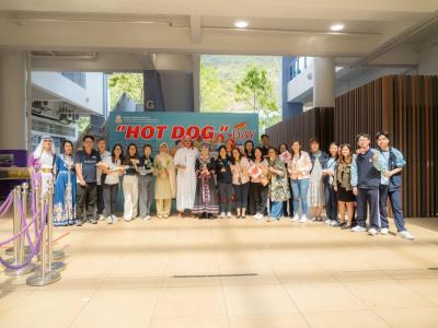 ✨A-School WeProud Dress Casual Day X HOT DOG Day🌭