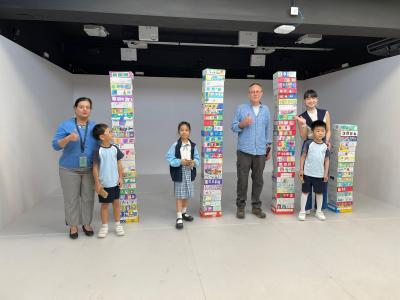 <<🚍✨A-School Welcomes UK Author Mike Smith: Inspiring Young Minds Through Reading & Creativity✨📚>>
