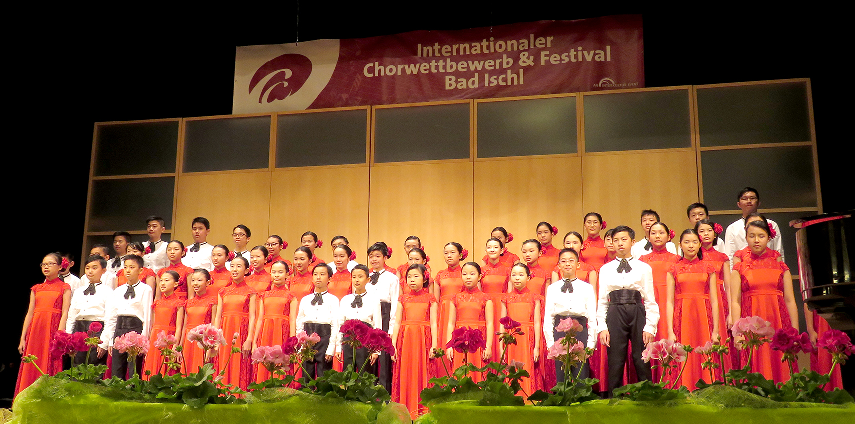 Concert Choir at the 14th International Choir Competition in Austria.<br />
Our choristers enjoyed the stage so much!<br />
