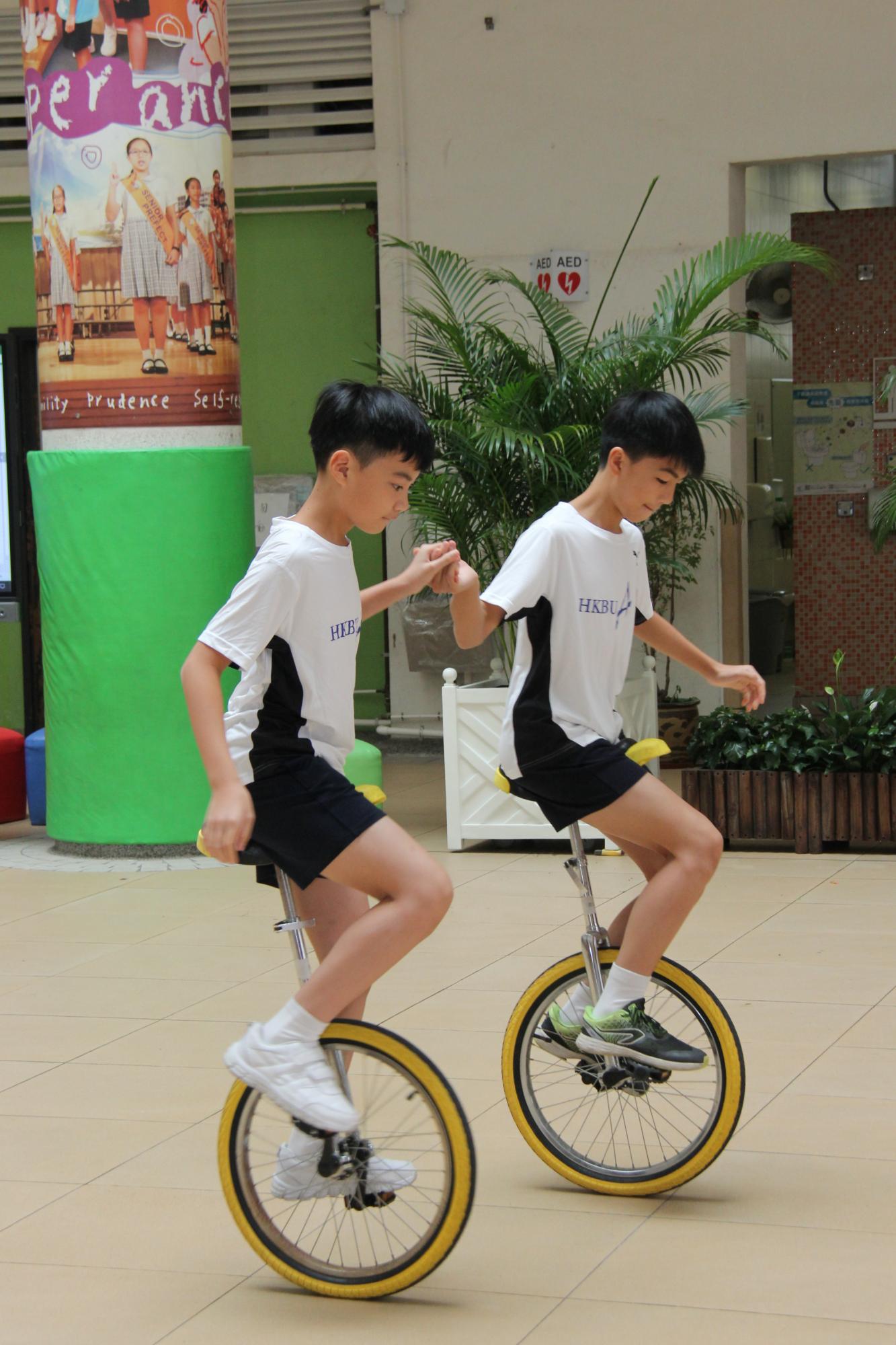 Unicycling Performance by students